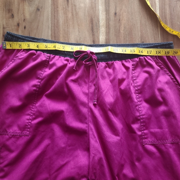 Pink scrub cargo pants/ medical uniform, flare legs, size 1X - Picture 3 of 6